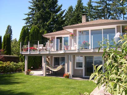 The spacious Oceanside Suite on the Sunshine Coast of BC